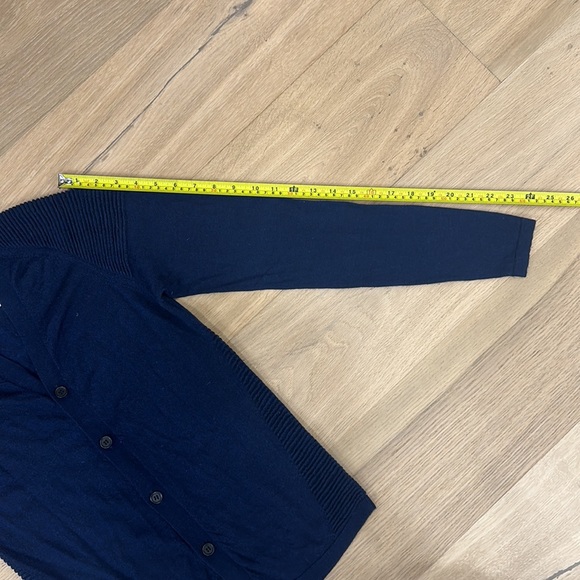 EUC SAKS FIFTH AVENUE LUXURY WOOL-CASHMERE CARDIGAN - Picture 5 of 10